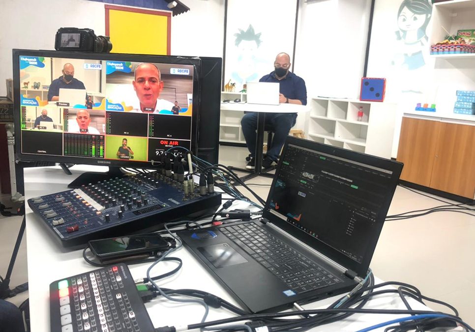 Live: Dialogando com a rede – o ensino híbrido na educação básica